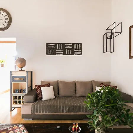 Home House Borgo Pio 195-3